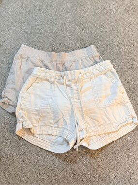 Women’s Lightweight Drawstring Shorts in Cream and Light Gray Duo